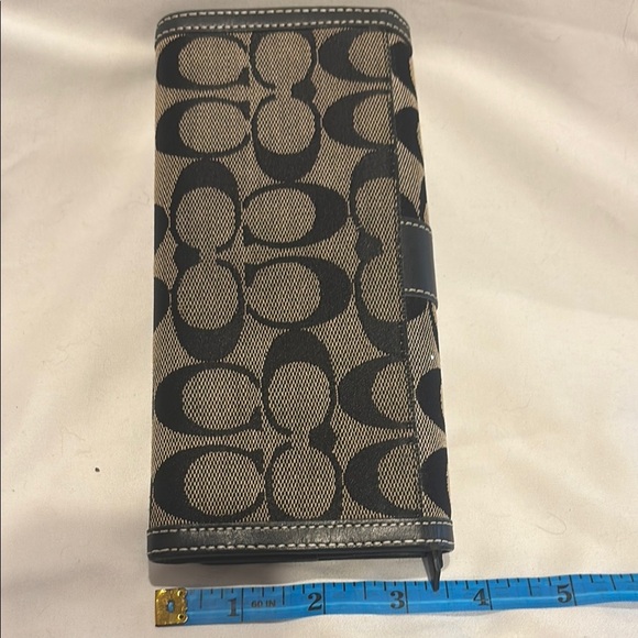 Coach Monogram Signature Wallet - Picture 6 of 10